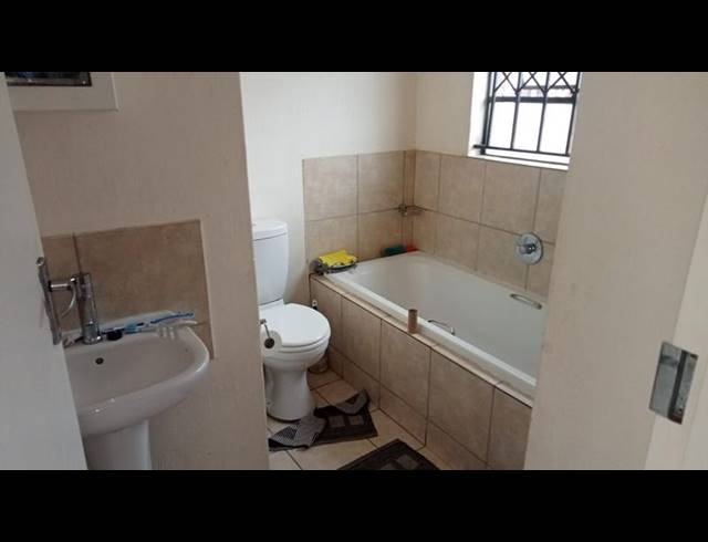 3 BEDROOM APARTMENT FOR SALE IN DAWN PARK EXT